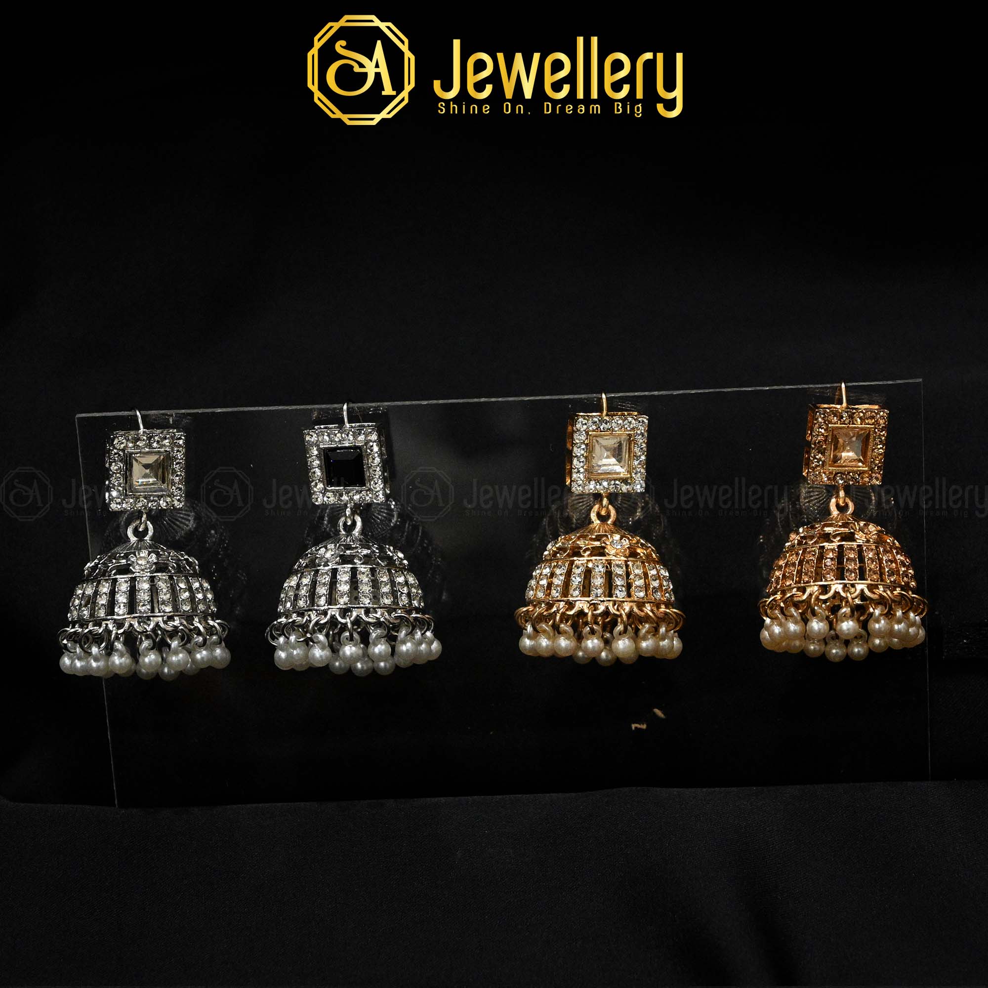 Antique Jhumki Earrings – A Blend of Tradition & Sparkle