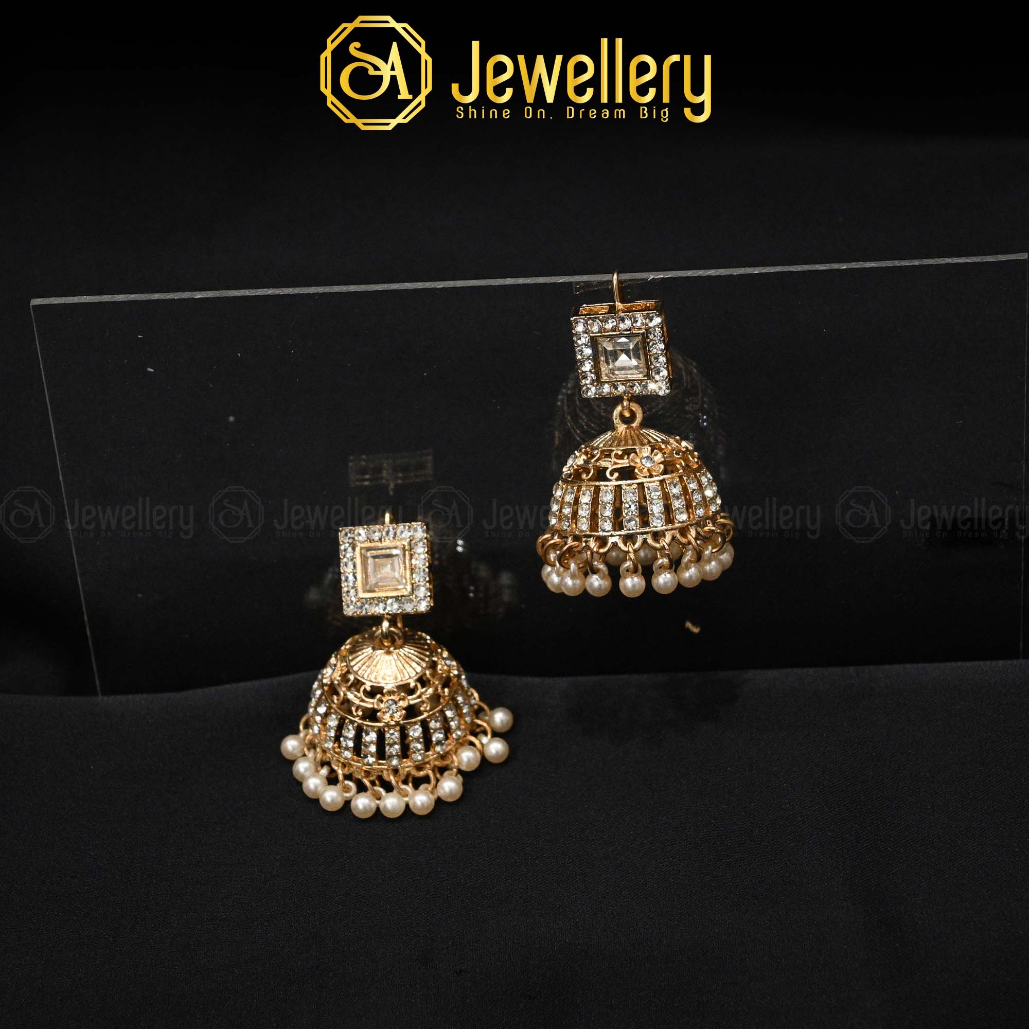 Antique Jhumki Earrings – A Blend of Tradition & Sparkle