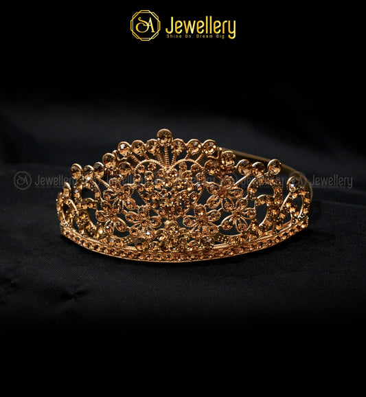 Luxurious Pearl Embellished Crown