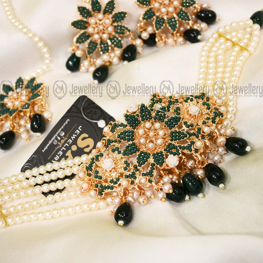 Elegant Green Choker Set