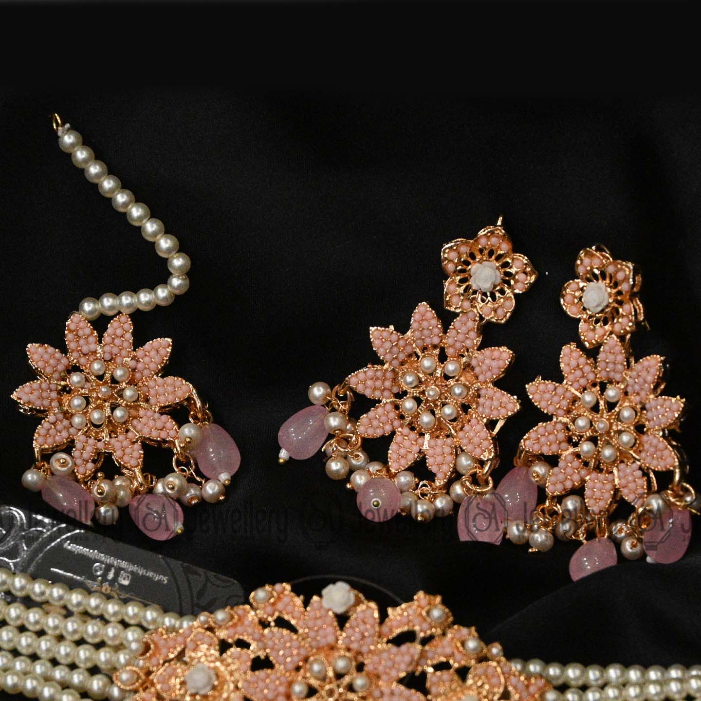 Graceful Pink Choker Set