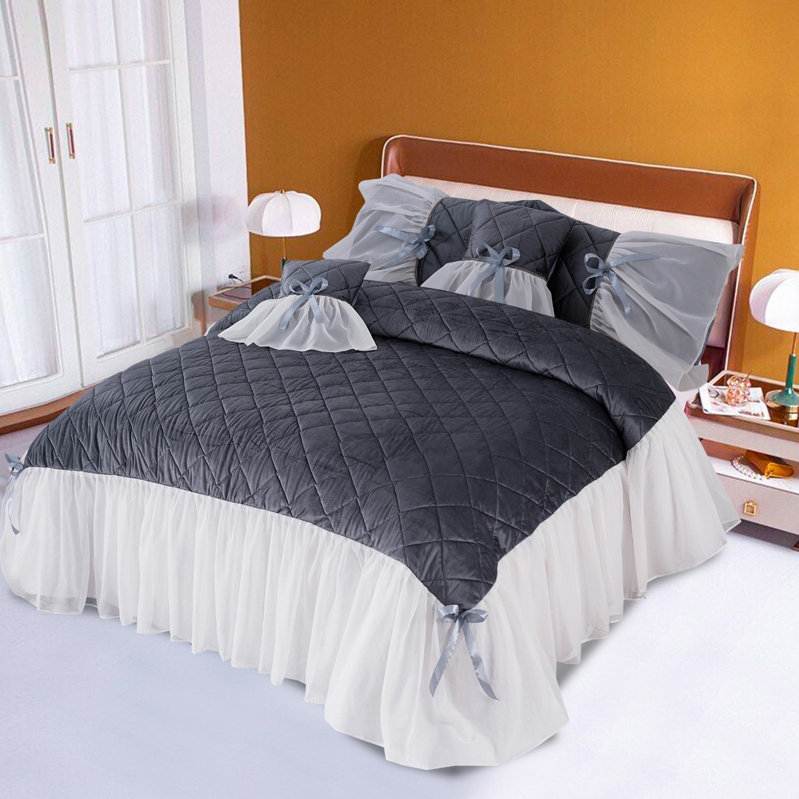 "Royal Glow Luxury Bedding – 5 PCS Set of Timeless Beauty & Softness