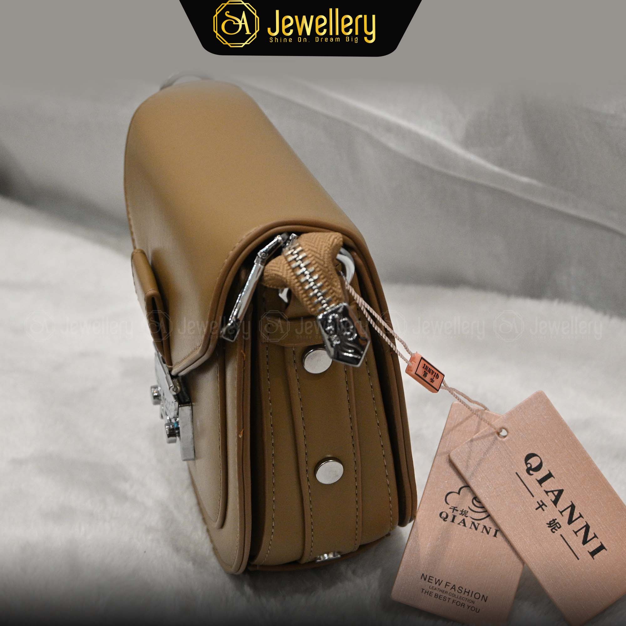 Elegant Round Mini Bag – Stylish & Trendy Crossbody Bag