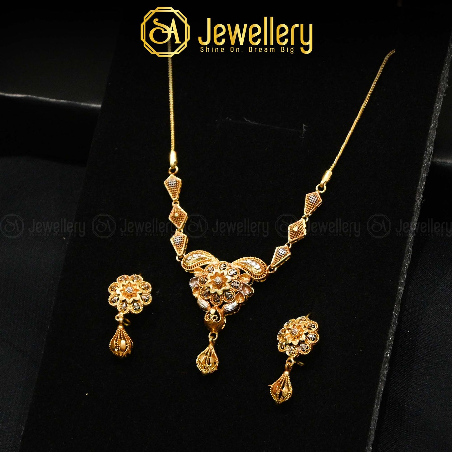 Deluxe Gold-Plated Jewelry Set