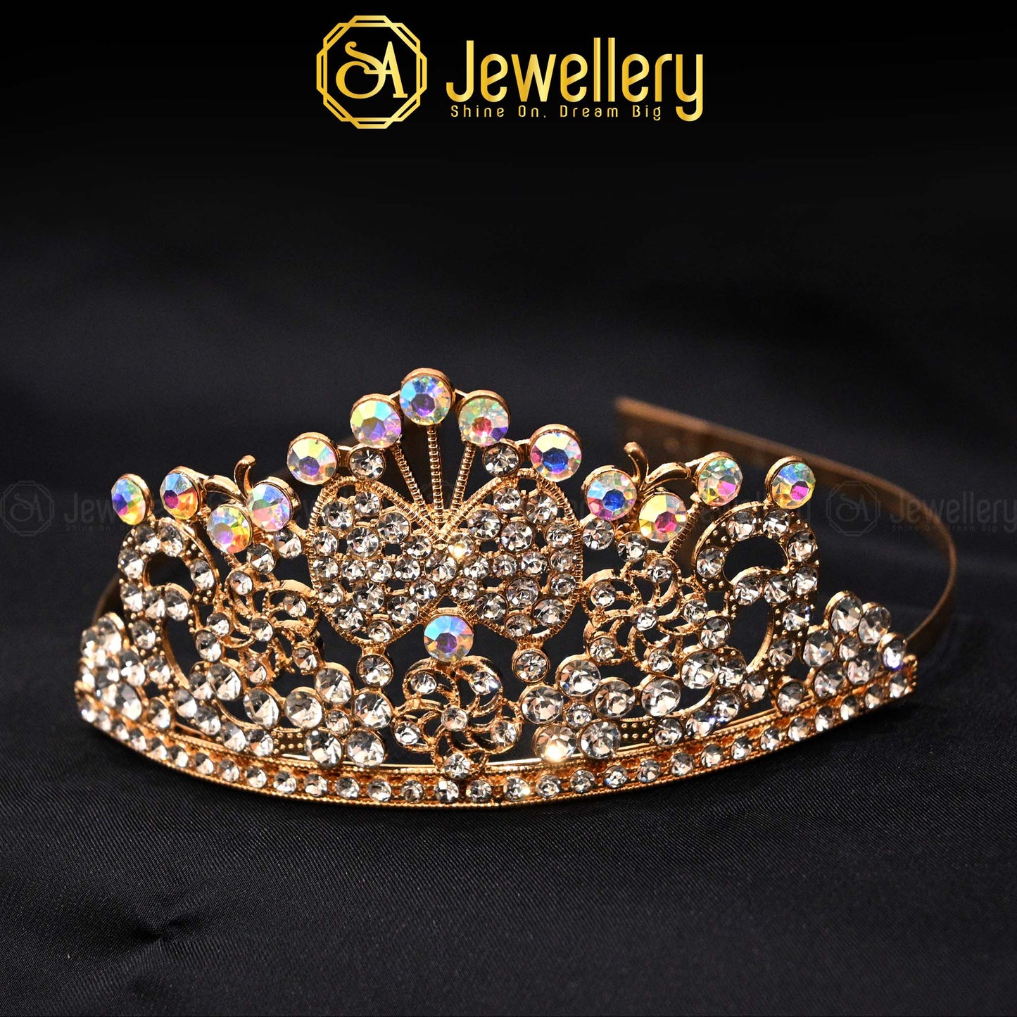 Luxurious Pearl Embellished Crown