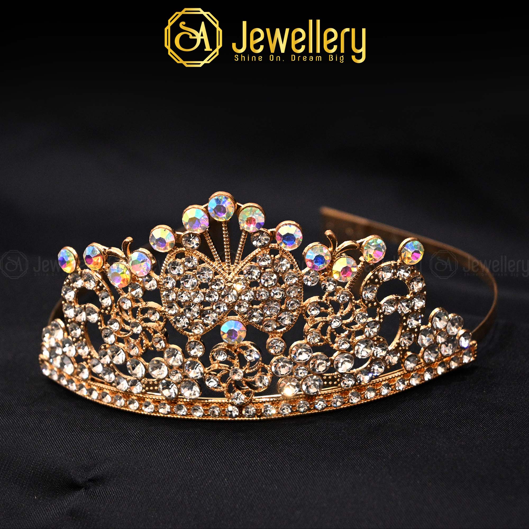 Luxurious Pearl Embellished Crown