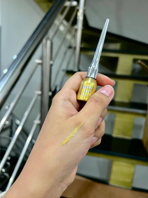 KATHLEEN SHINEY STAR EYELINER