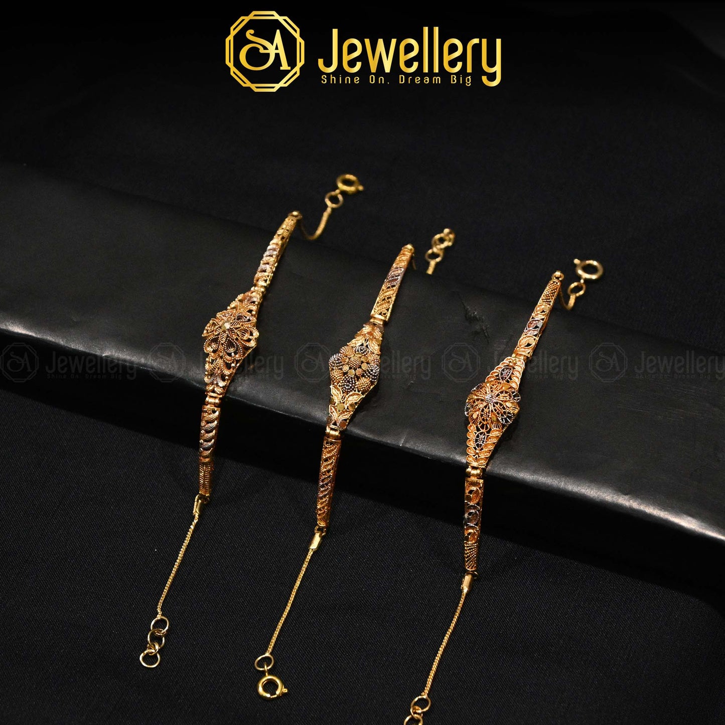 Luxurious Gold-Plated Bracelet – Shine with Elegance