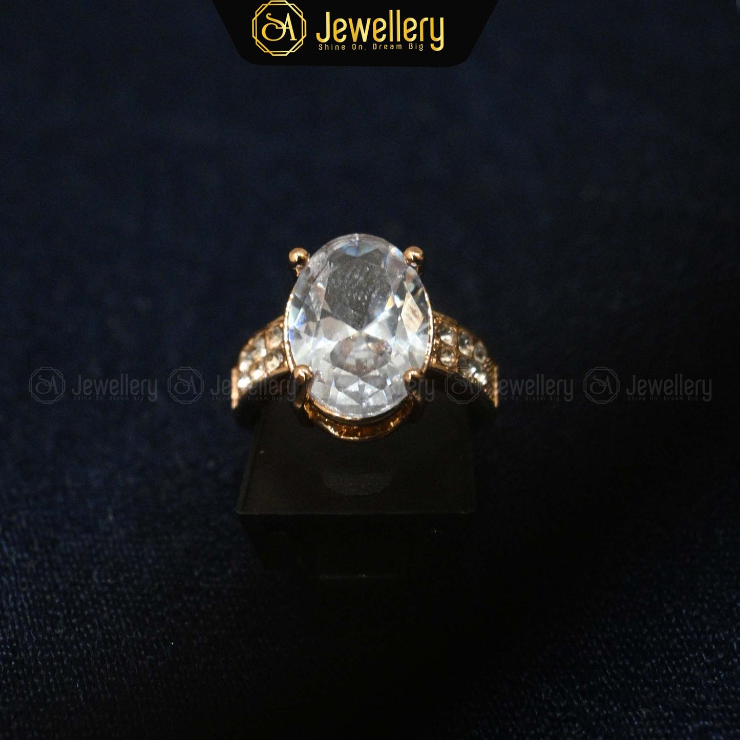Elegant Gemstone Ring