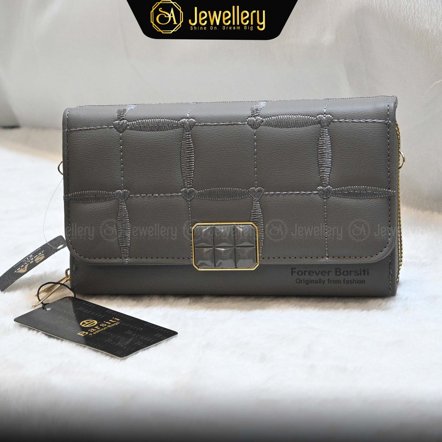 Elegant Quilted Shoulder Bag