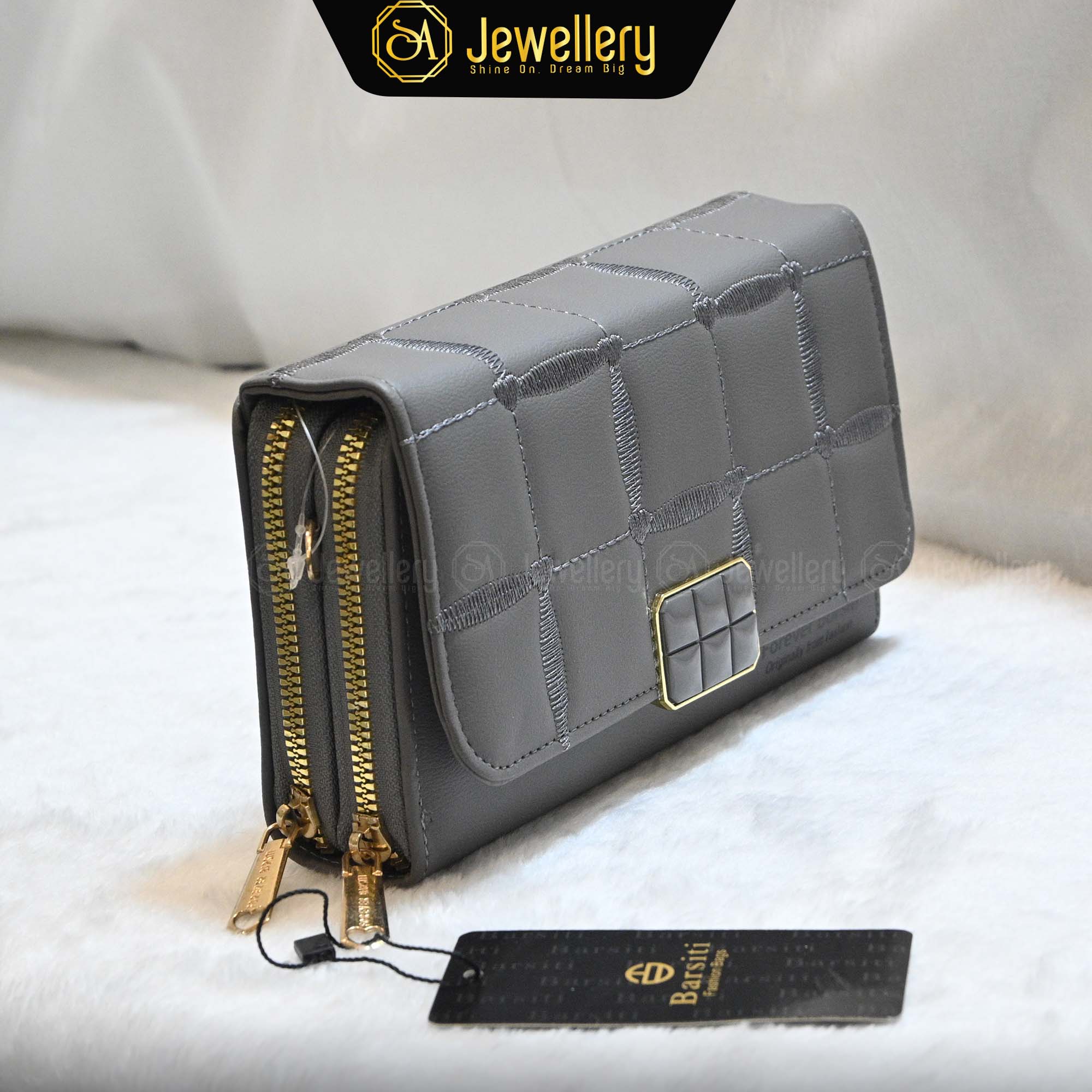 Elegant Quilted Shoulder Bag