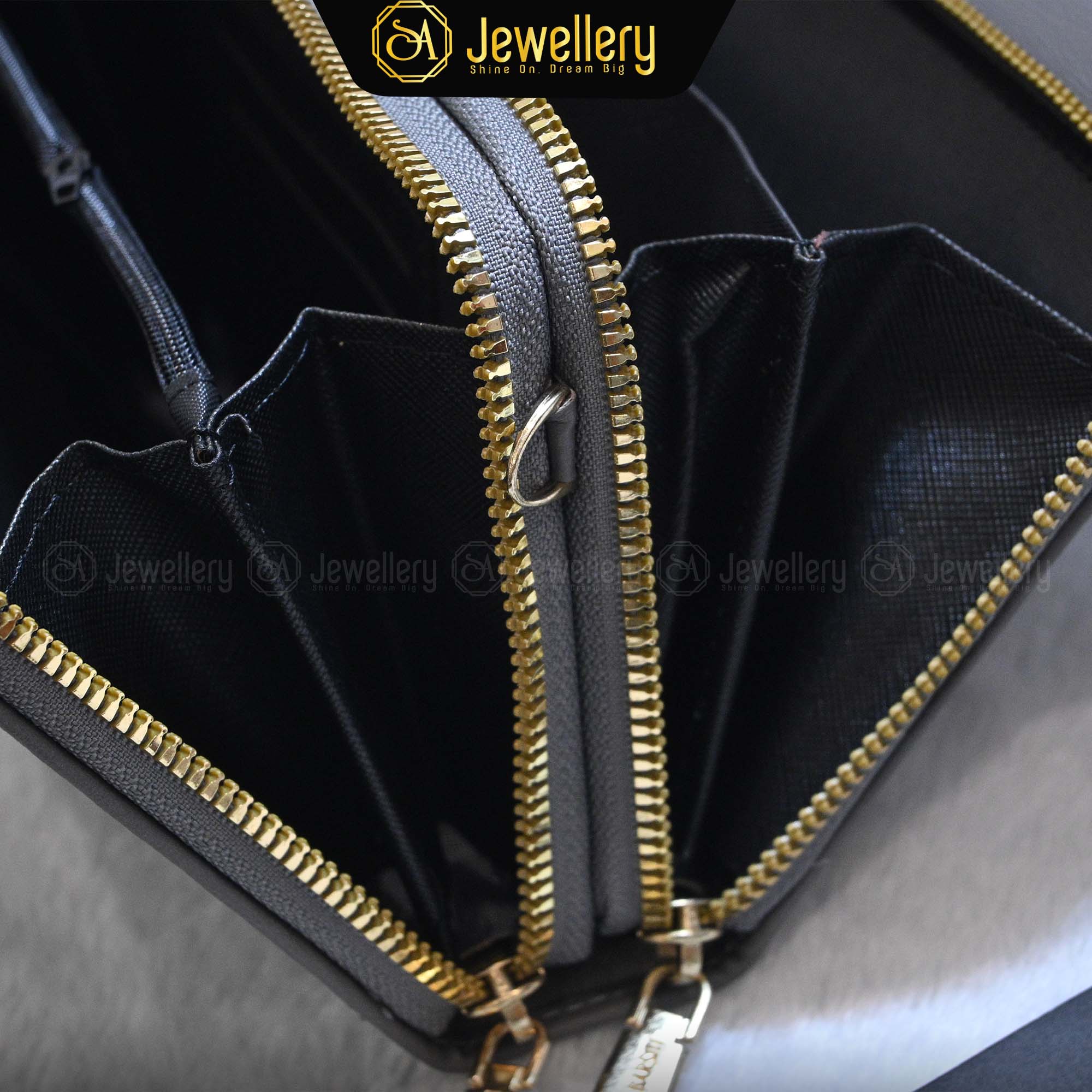 Elegant Quilted Shoulder Bag