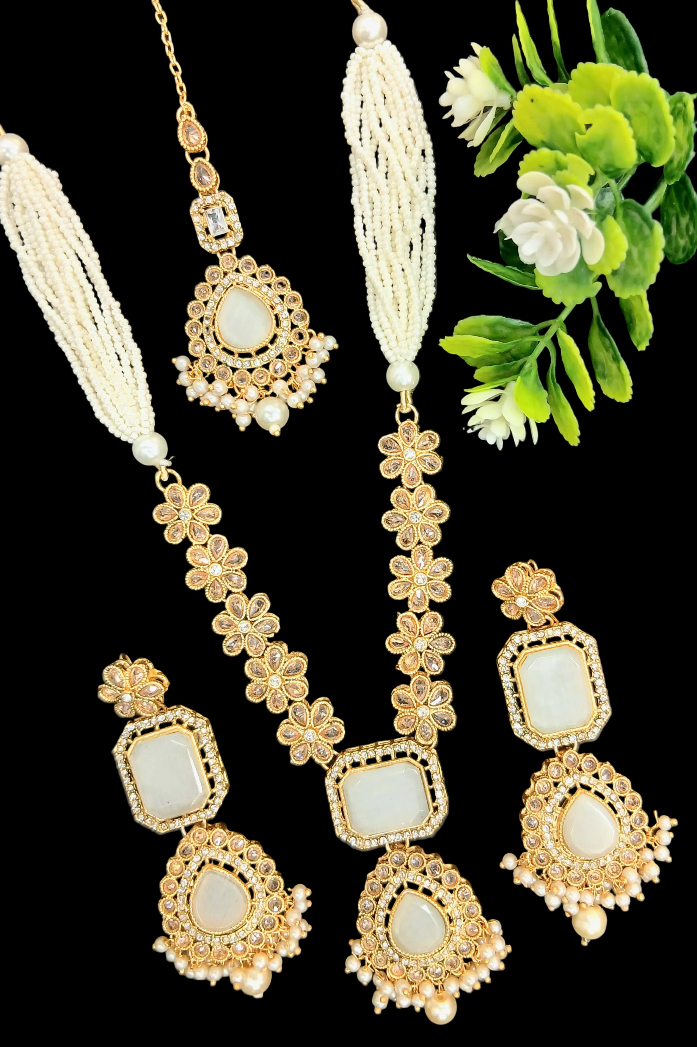 Egyptian Mala Jewelry Set with Matching Earrings and Teeka – Gold Plated SA jewelry pk