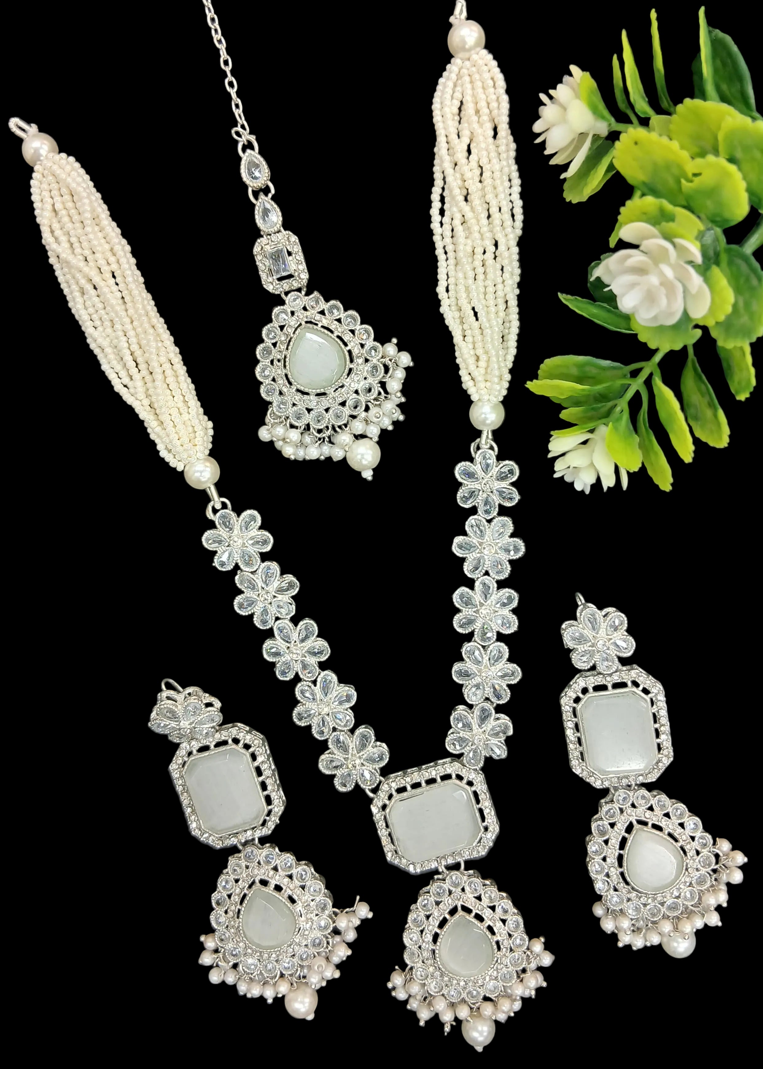 Egyptian Mala Jewelry Set with Matching Earrings and Teeka – Gold Plated SA jewelry pk