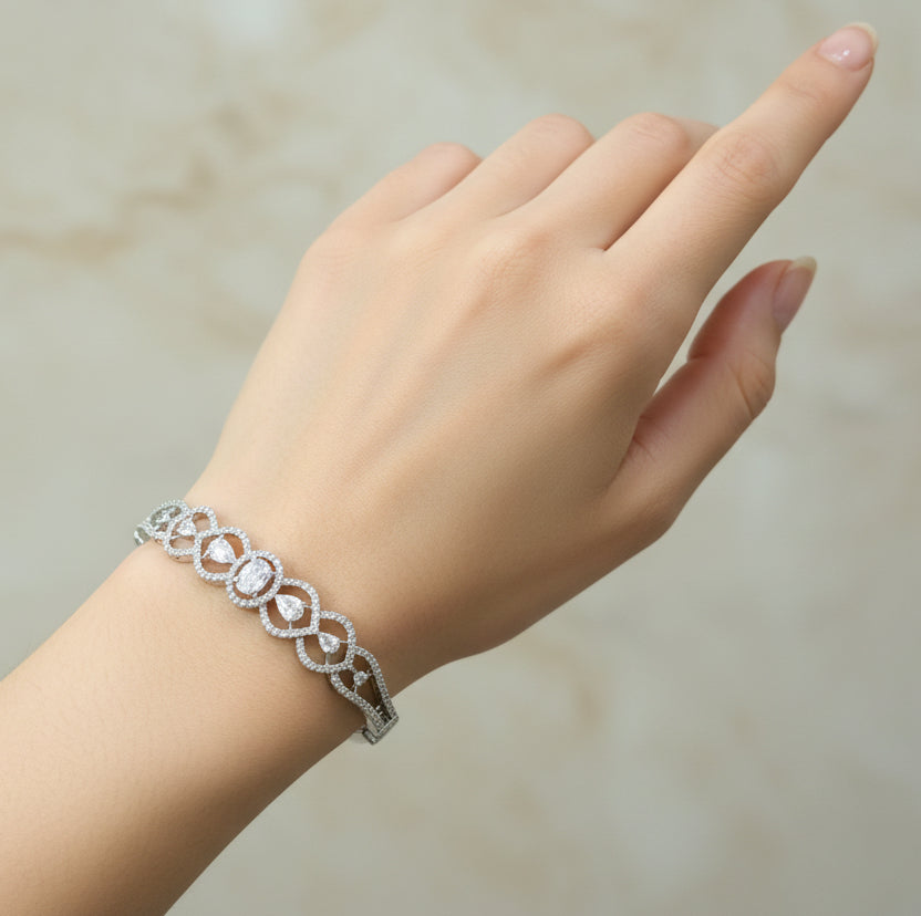 American Diamond jadao stones openable Brecelet