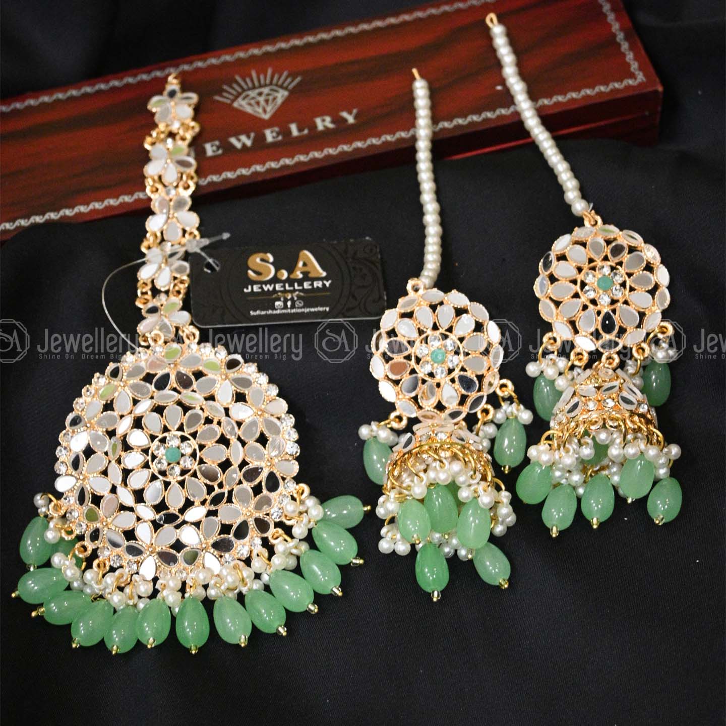 Elegant Green Jhumki with Bindi