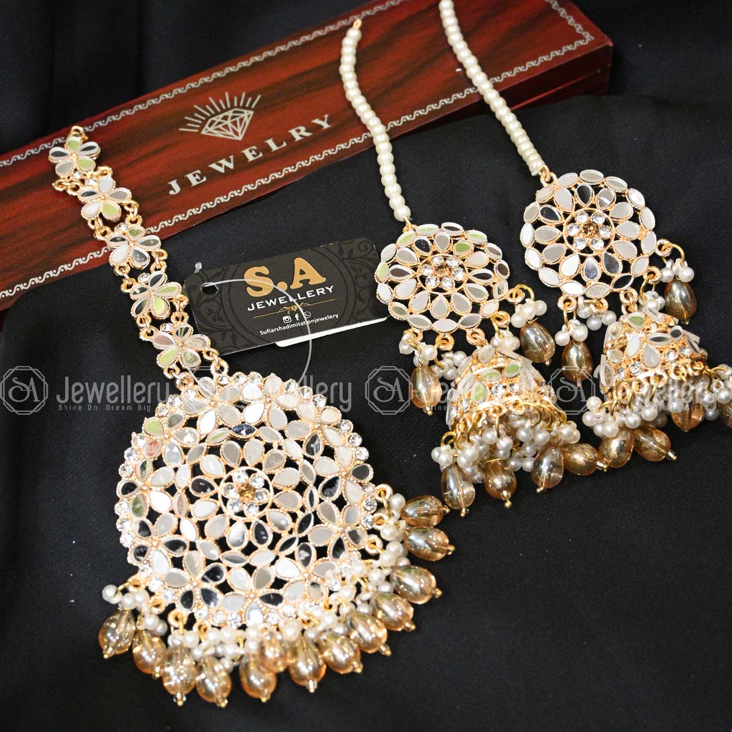 Elegant Champagne Jhumki with Bindi