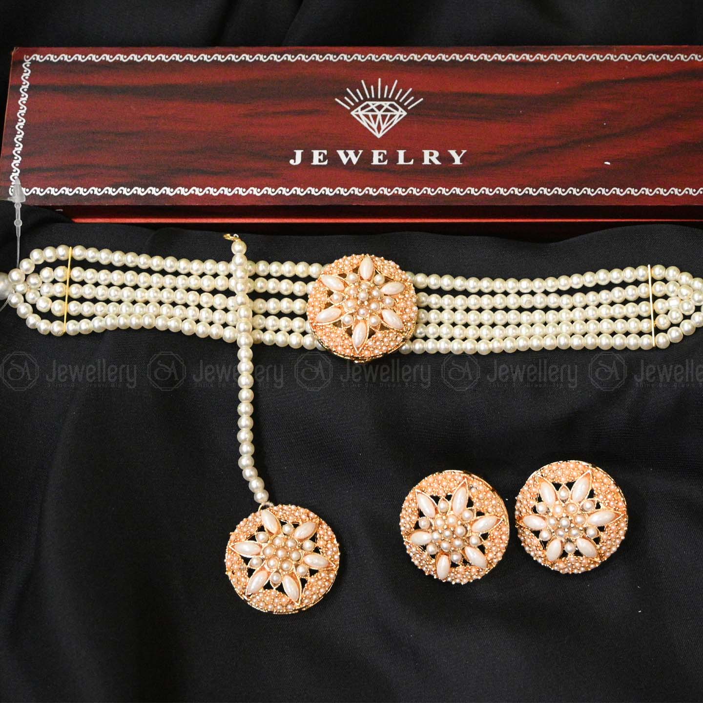 Luxurious Champagne Choker Set
