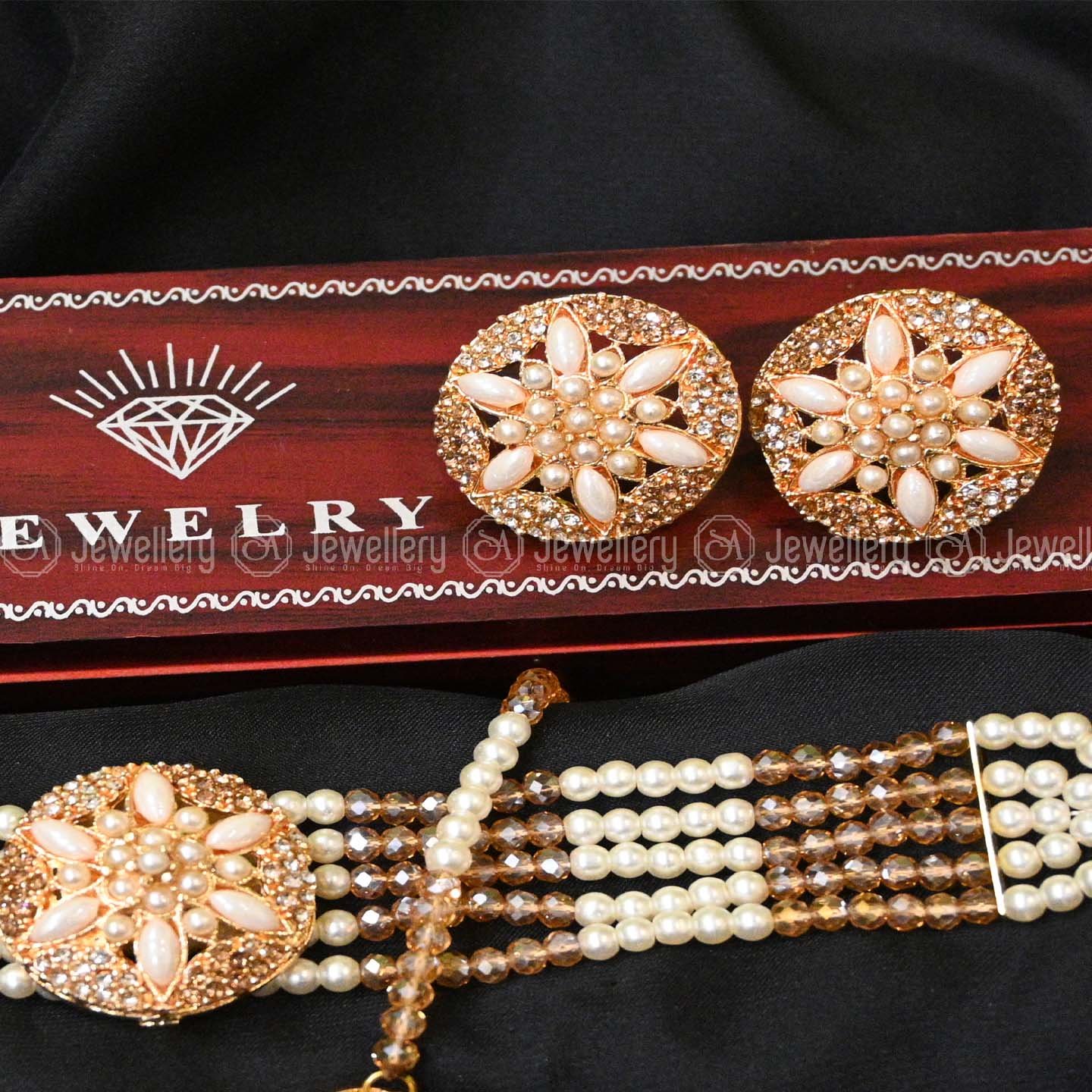 Luxurious Champagne Choker Set