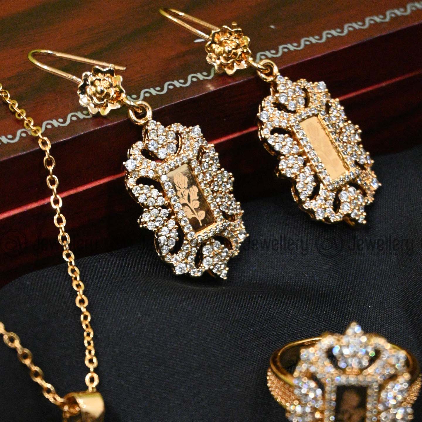 Golden Locket Set