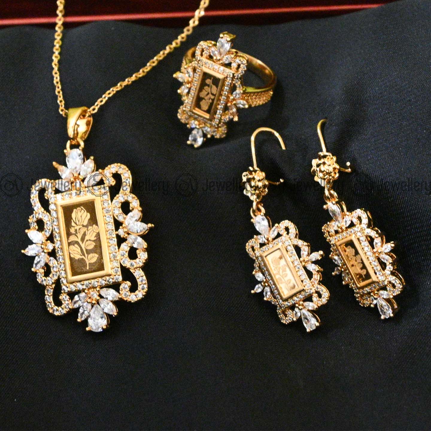 Golden Locket Set
