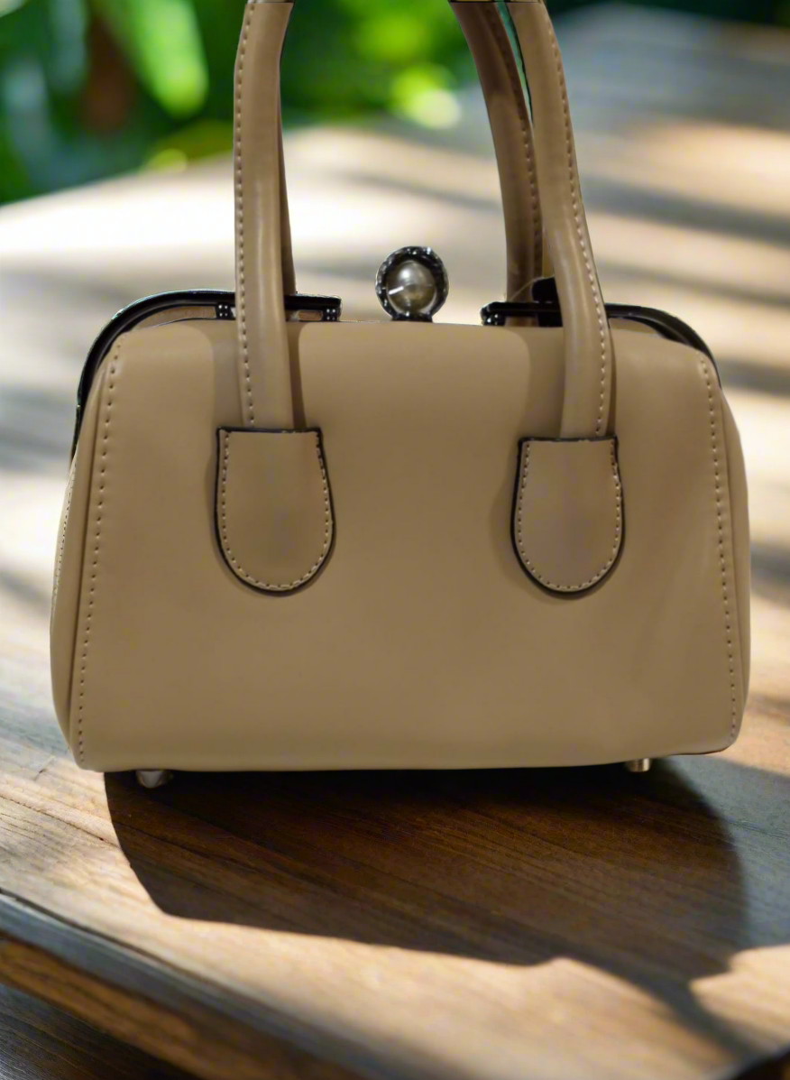 1. Elegant Leather Handbag with Pearl Lock & Stone SA jewelry pk
