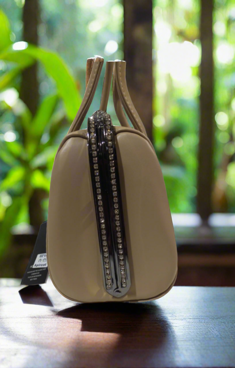 1. Elegant Leather Handbag with Pearl Lock & Stone SA jewelry pk